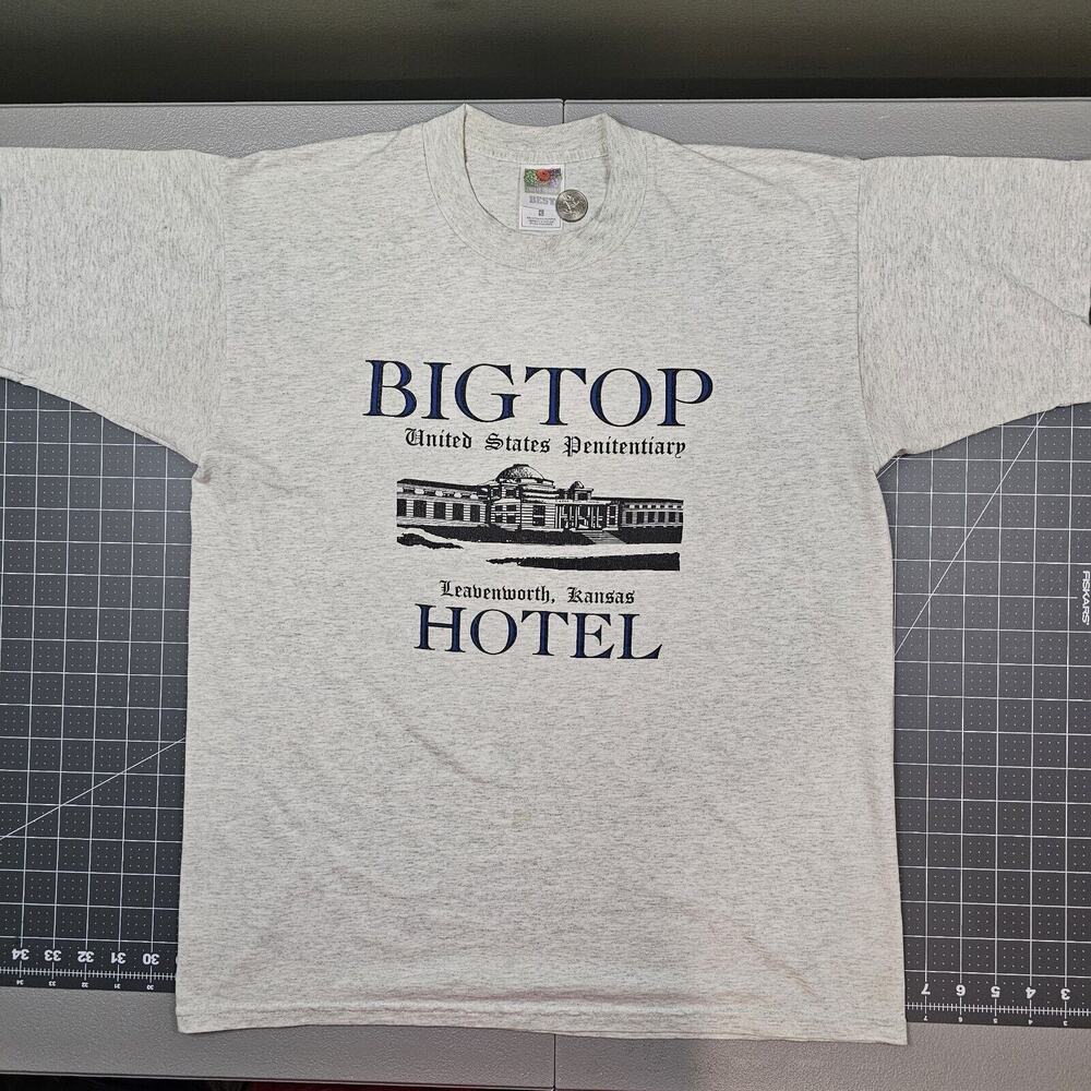 Vintage Big Top Hotel Tshirt Large Leavenworth Streetwear 90s Military Prison